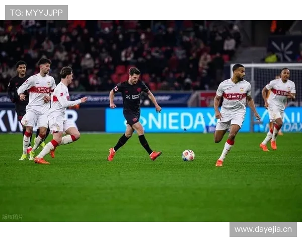 德甲法兰克福足球俱乐部近期表现稳健,竞争力持续提升 德甲法兰克福足球俱乐部近期表现稳健,竞争力持续提升