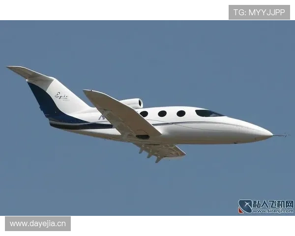 约书亚训练完顺手给私人飞机加满油？