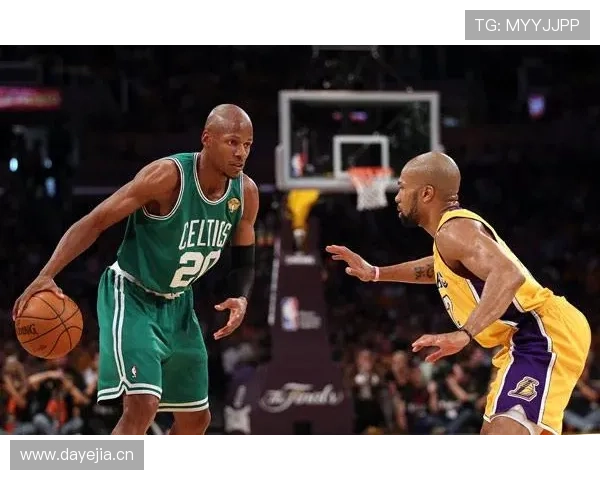 雷·阿伦三分高效拉开空间，助球队无球跑动显著提升进攻节奏